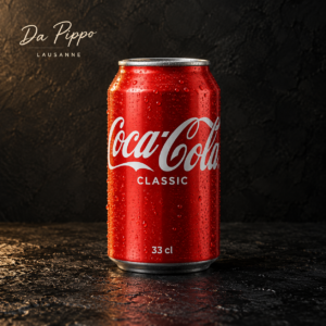 Coca-Cola 33 cl sur fond sombre Da Pippo Lausanne